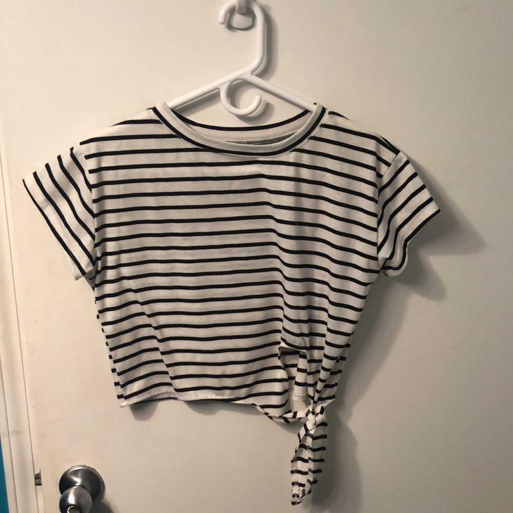 Super comfy slightly cropped t shirt